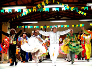 apresentacao-quadrilha-junina-festejo-junino-quarta-cultural-unilab-